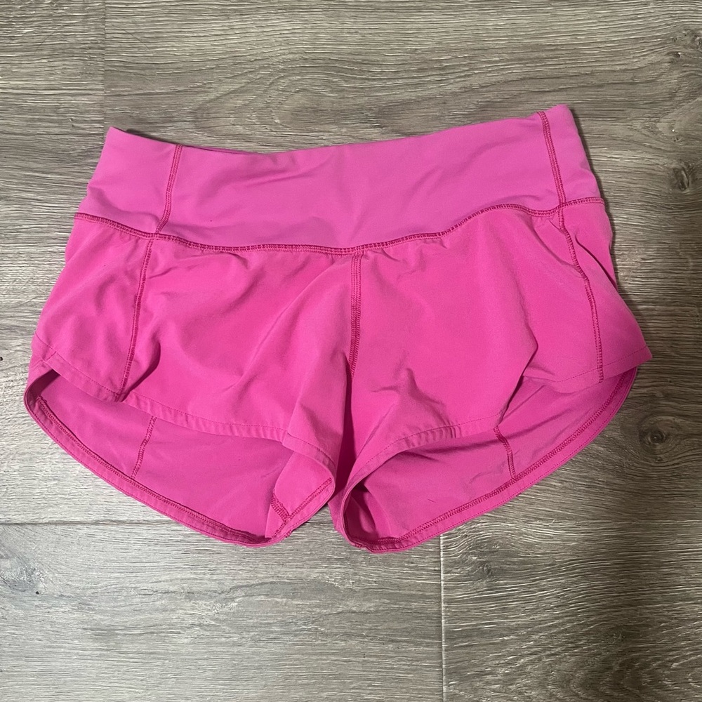 lululemon sonic pink low rise 2.5 shorts